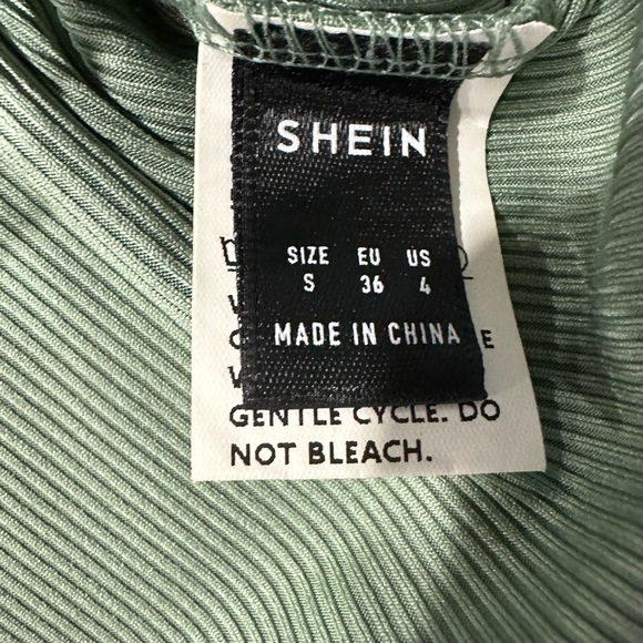 Positivity Starts From Within Olive Green Ribbed Crop Top - Picture 2 of 3